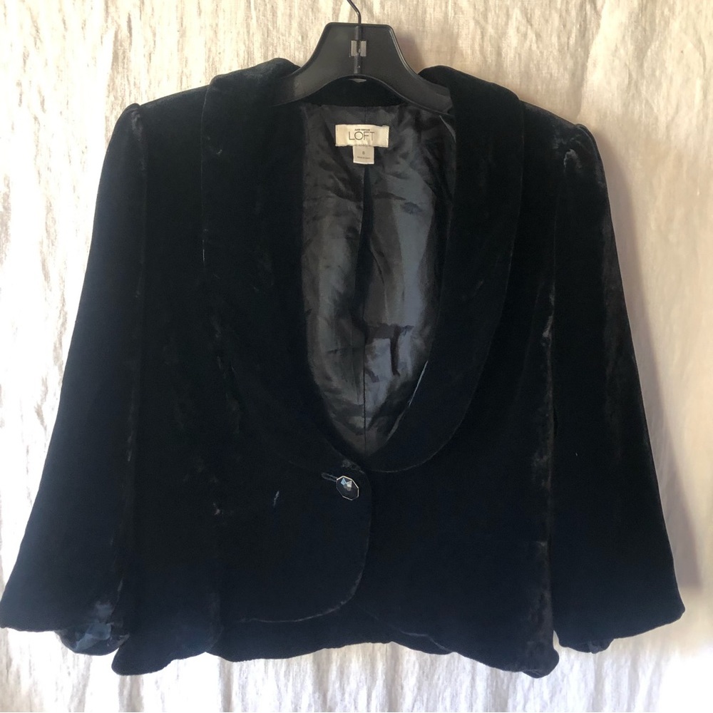 Ann Taylor Loft Black silk velvet semi crop jacket  3/4 sleeve  size 6